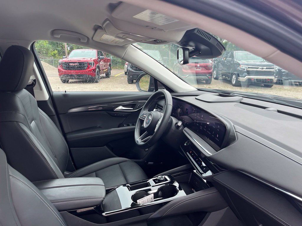 Used 2025 Buick Envision Preferred AWD/4WD image 37
