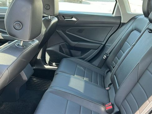 Used 2023 Volkswagen Jetta SE w/ Panoramic Sunroof Package FWD image 24