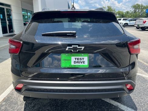 New 2026 Chevrolet Trax LT w/ Driver Confidence Package FWD image 6