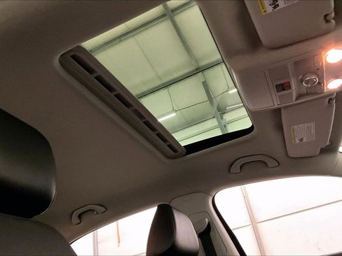 Used 2020 Volkswagen Passat 2.0T SE image 21