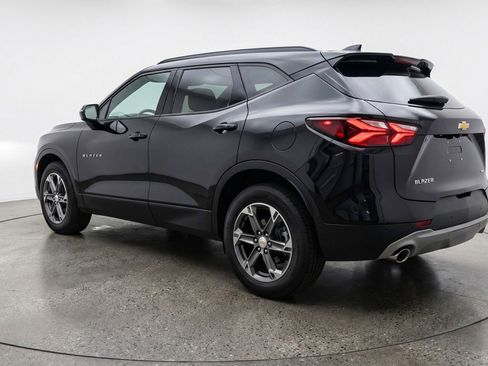 Used 2025 Chevrolet Blazer LT FWD image 6