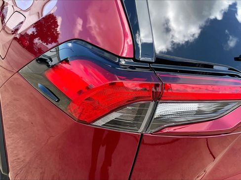 Used 2025 Toyota RAV4 LE AWD/4WD image 30