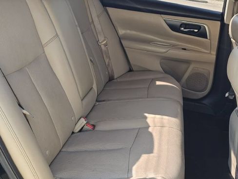 Used 2016 Nissan Altima 2.5 SL w/ 2.5 Technology w/LED Package FWD image 9