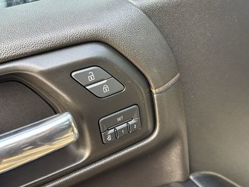 Used 2019 GMC Sierra 1500 AT4 w/ AT4 Premium Package image 11