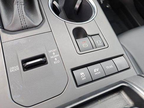 Certified 2021 Toyota Highlander XLE image 29