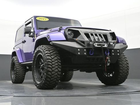 Used 2017 Jeep Wrangler Sahara image 41