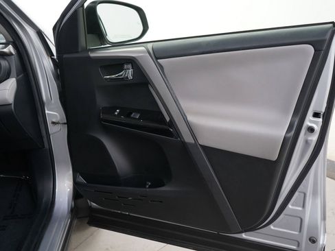 Used 2017 Toyota RAV4 Limited AWD/4WD image 9