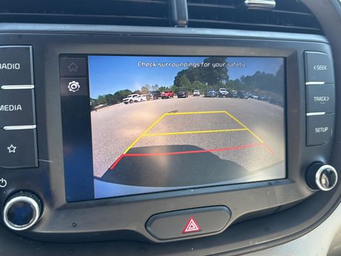 Used 2024 Kia Soul LX image 12