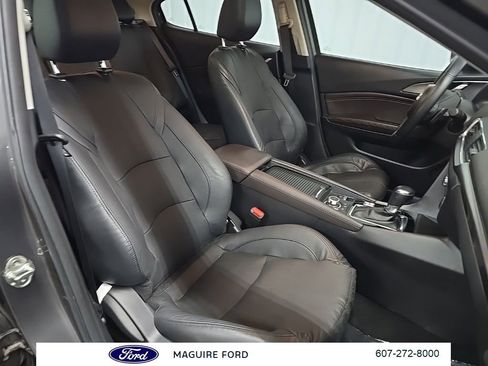 Used 2017 MAZDA MAZDA3 Grand Touring w/ Premium Equipment Package FWD image 18