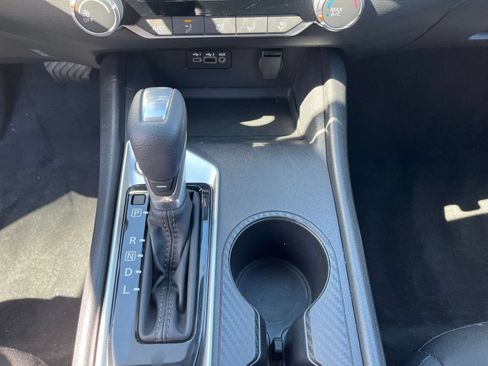 Used 2025 Nissan Altima 2.5 SV FWD image 40