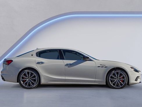 Certified 2024 Maserati Ghibli Modena Q4 image 4