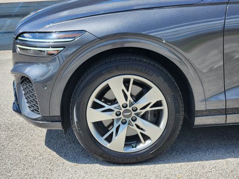 Used 2022 Genesis GV70 3.5T Sport w/ Sport Advanced Package AWD/4WD image 27