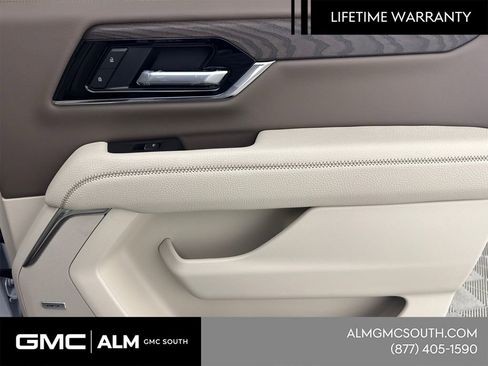New 2026 GMC Yukon XL Denali AWD/4WD image 18