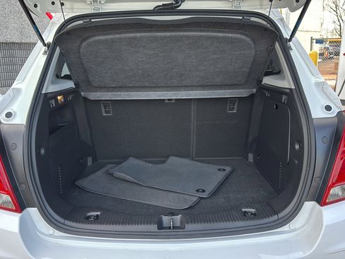 Used 2022 Chevrolet Trax LT w/ Driver Confidence Package image 23