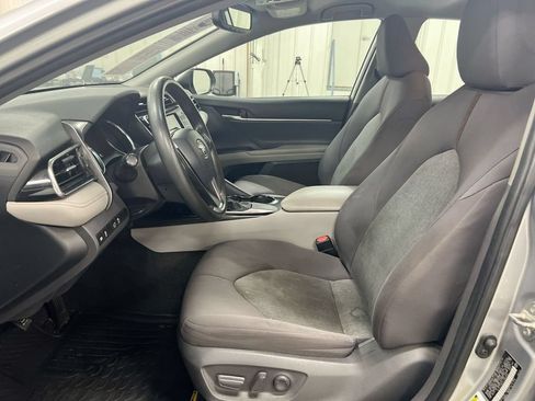 Used 2020 Toyota Camry LE w/ Convenience Package FWD image 19