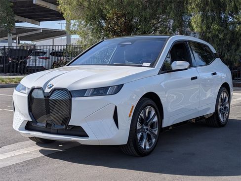 New 2026 BMW iX xDrive60 image 2