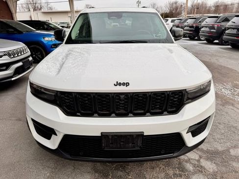 Used 2023 Jeep Grand Cherokee Limited w/ Luxury Tech Group II image 7