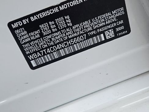 Used 2022 BMW 740i xDrive w/ Premium Package image 28