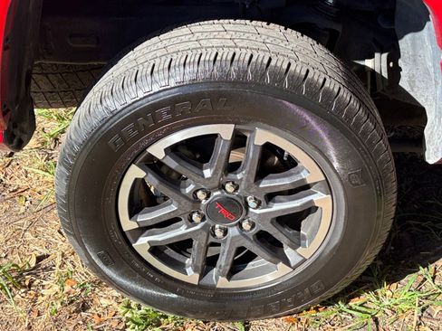 Used 2024 Toyota Tacoma TRD Sport image 30