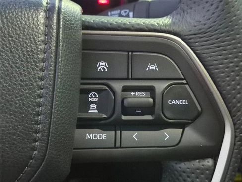 Used 2024 Toyota Tacoma SR5 w/ SR5 Upgrade Package AWD/4WD image 13