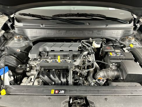 Used 2025 Hyundai Venue Limited FWD image 32