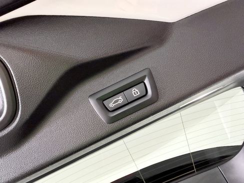 Used 2023 BMW X5 xDrive40i AWD/4WD image 16