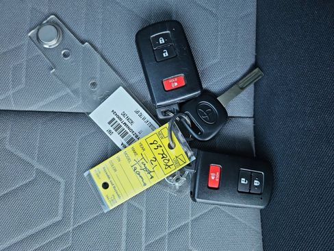 Used 2021 Toyota Tacoma TRD Sport RWD image 19