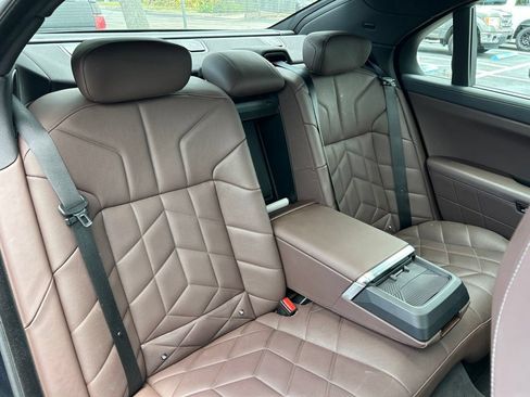 Used 2025 BMW 740i RWD image 47