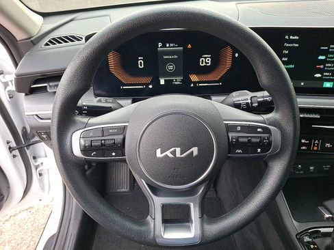 Used 2025 Kia K5 LXS image 19