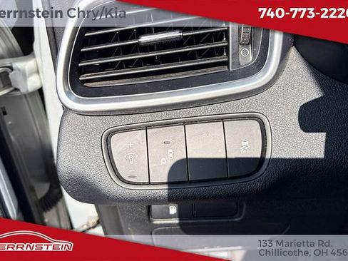 Used 2020 Kia Sorento LX FWD image 10