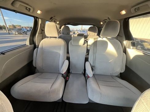 Used 2020 Toyota Sienna LE image 30