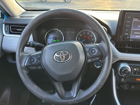 Used 2021 Toyota RAV4 XLE image 30
