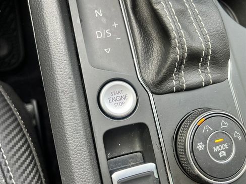 Used 2021 Volkswagen Atlas Cross Sport SE w/ Panoramic Sunroof Package image 37