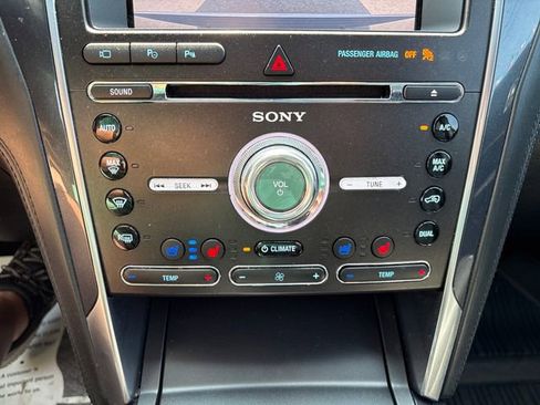 Used 2018 Ford Explorer Platinum AWD/4WD image 18