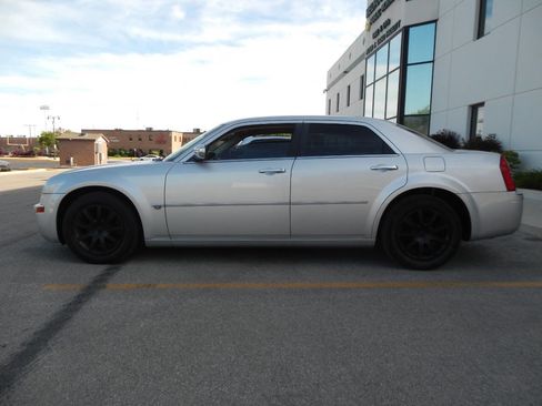 Used 2007 Chrysler 300 C RWD image 11