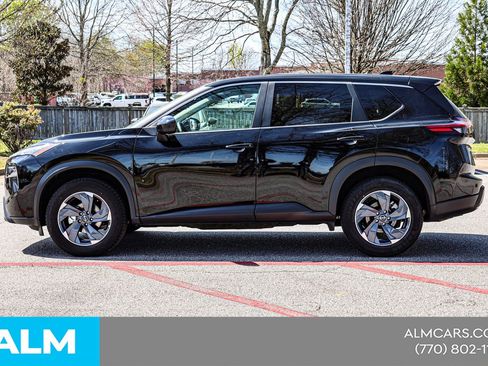 Used 2025 Nissan Rogue SV image 10