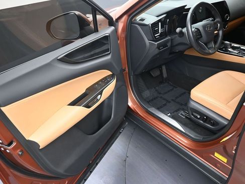 Used 2025 Lexus NX 250 FWD w/ Accessory Package (A2) image 10