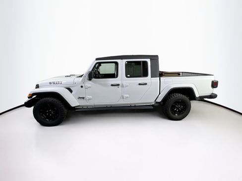Used 2023 Jeep Gladiator Sport image 8