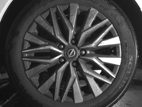 Used 2025 Nissan Altima 2.5 SV FWD image 14