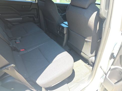 Certified 2025 Toyota 4Runner SR5 AWD/4WD image 16