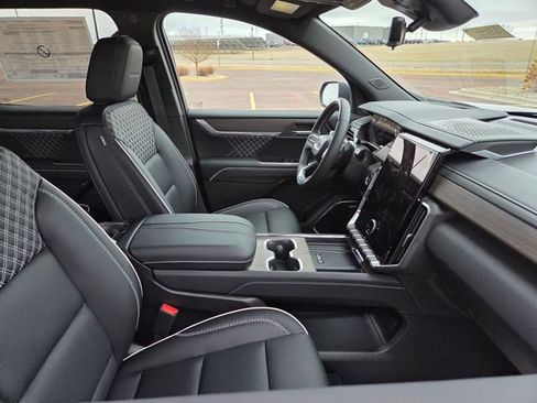 New 2026 GMC Acadia Denali w/ Super Cruise Package AWD/4WD image 34