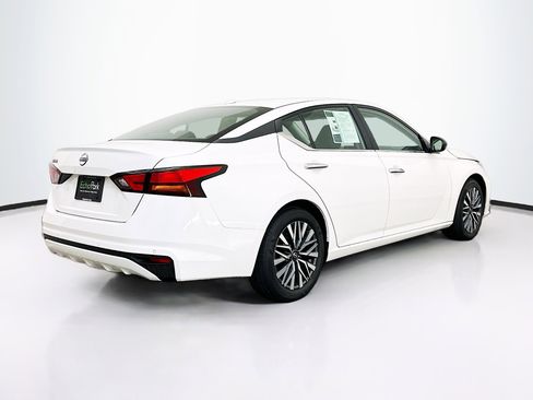 Used 2025 Nissan Altima 2.5 SV FWD image 9