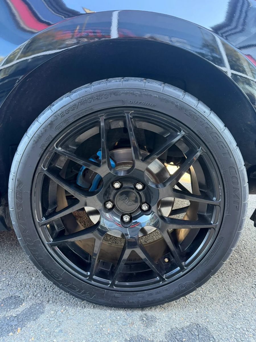 Used 2011 Ford Mustang GT RWD image 9