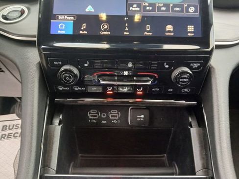 Used 2023 Jeep Grand Cherokee L Limited image 30