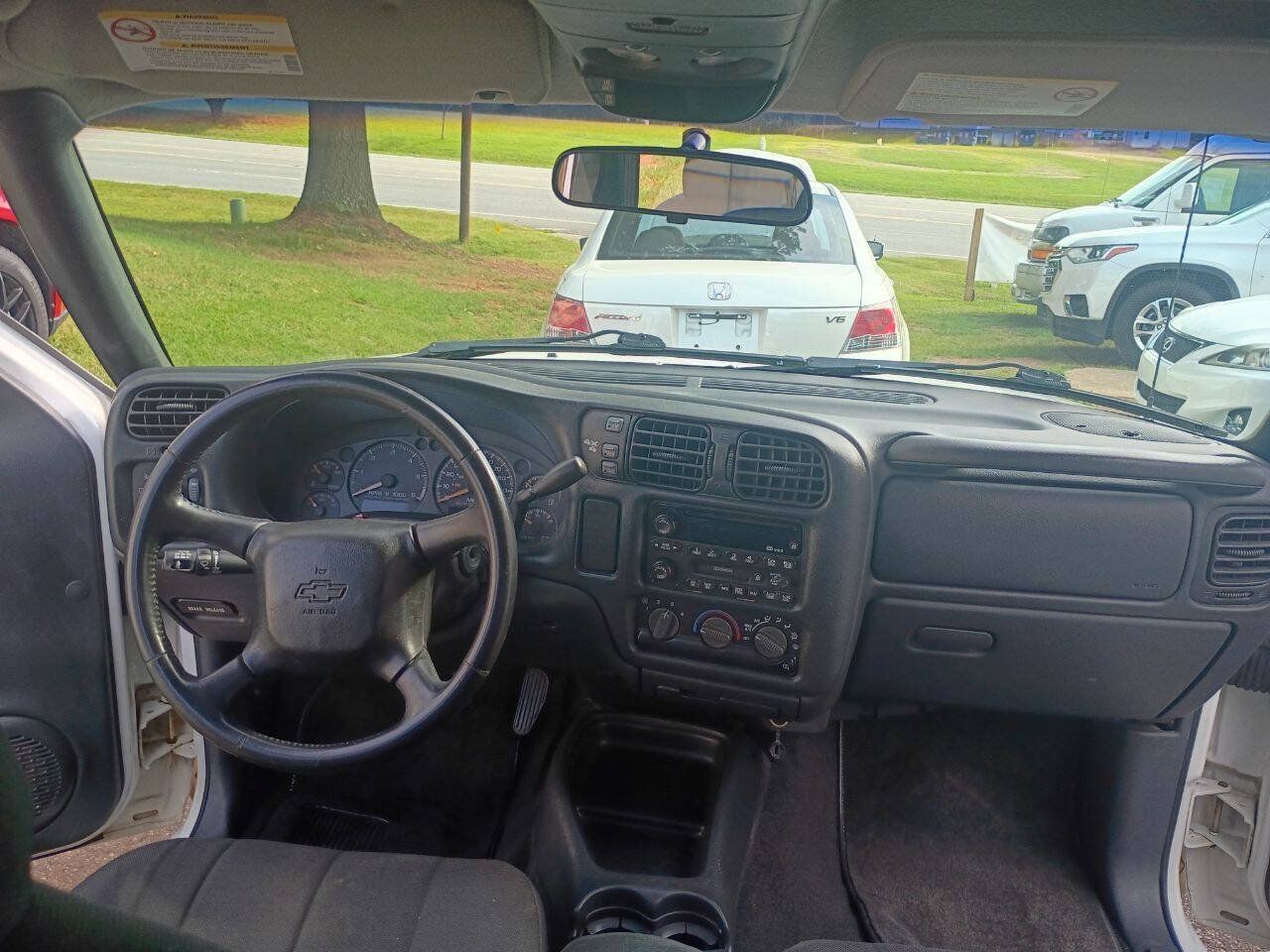 Used 2003 Chevrolet S10 Pickup LS AWD/4WD image 25