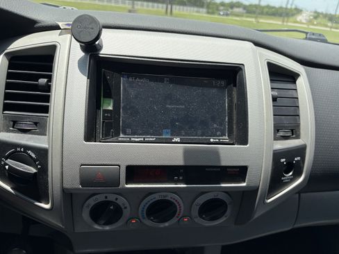 Used 2005 Toyota Tacoma 4x4 Access Cab image 11