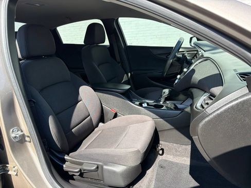 Used 2025 Chevrolet Malibu LS FWD image 13