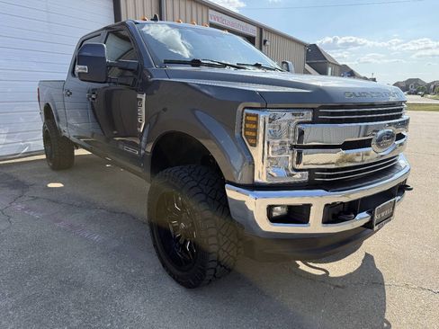 Used 2019 Ford F250 Lariat w/ Lariat Value Package AWD/4WD image 11