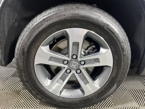 Certified 2025 Honda Pilot EX-L image 16
