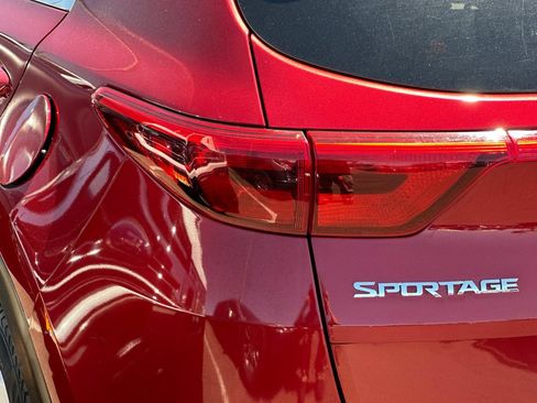 Used 2018 Kia Sportage LX AWD/4WD image 25